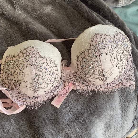 Victoria’s Secret Dream Angel’s Fashion Show Bra - Picture 7 of 7